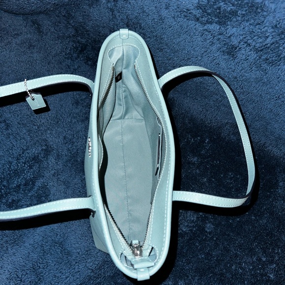 Authentic Coach tote - Picture 2 of 3